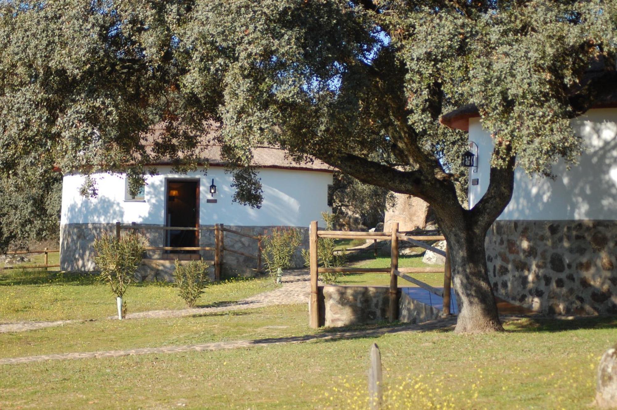 Los Chozos De La Roca La Roca de la Sierra Exterior photo